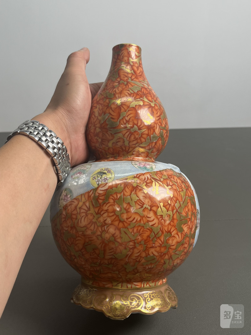 民国  木纹釉粉彩皮球花包袱瓶 - 图6